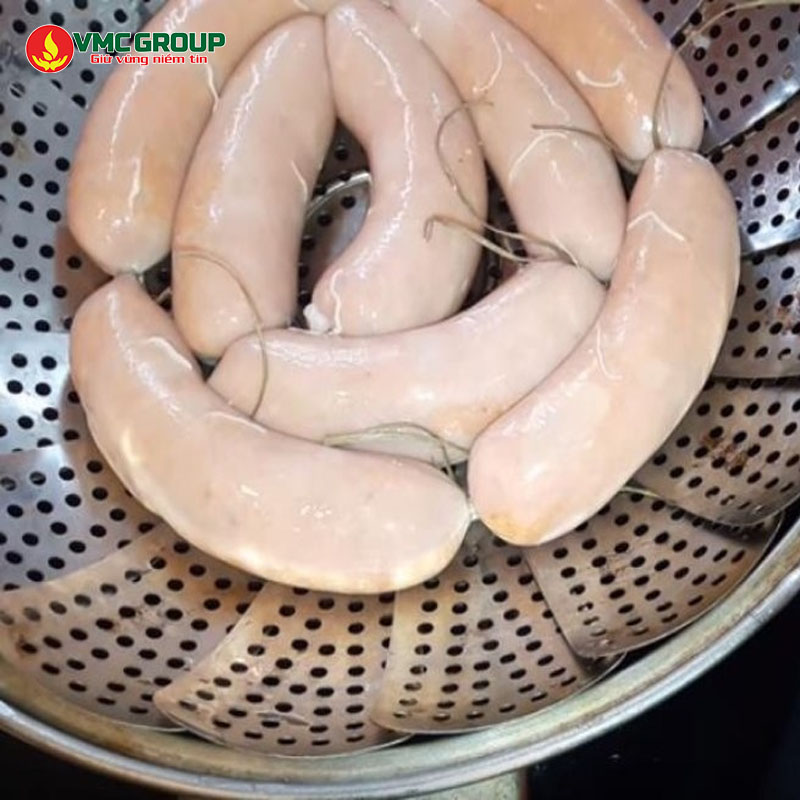 Hấp xúc xích gà