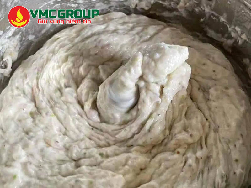Bí quyết làm chả mực ngon - kiểm soát nhiệt độ khi xay