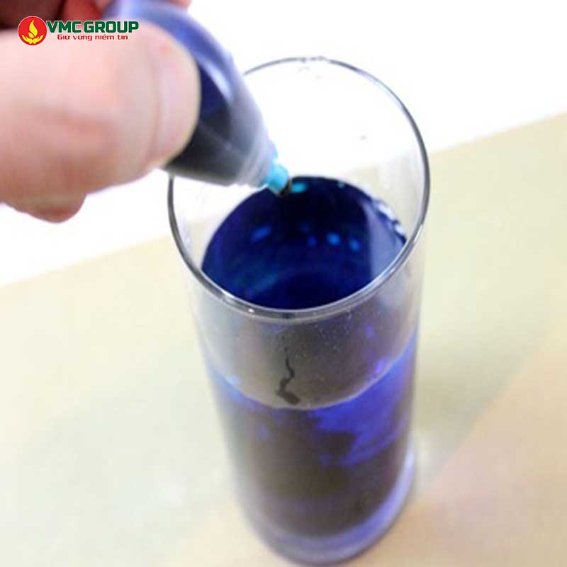 Pha dung dịch màu